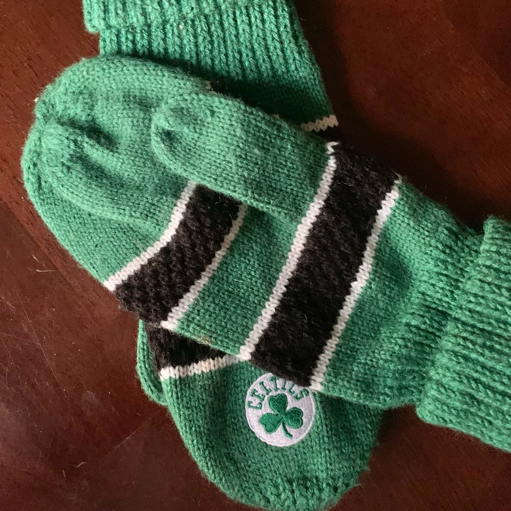 CELTICS Official Pro Shop Mittens